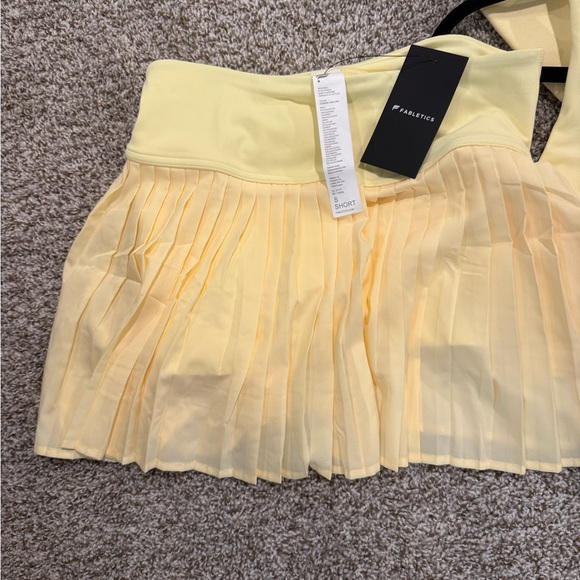 Yellow Zip-Up Hoodie and Sports Bra Set new with tags small - Picture 4 of 7